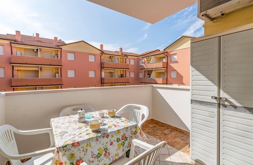 Rosapineta Apartment | 2 bedroom awesome apartment in Rosolina Mare RO