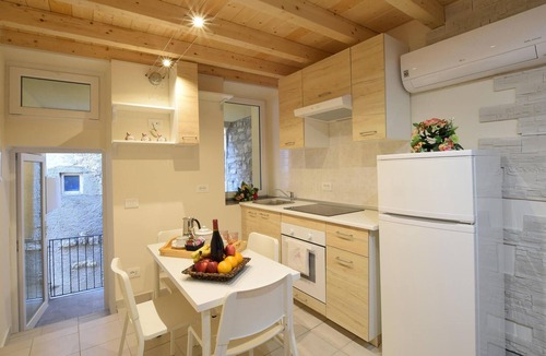 Peschiera Maraglio Apartment | 2 bedroom gorgeous apartment in Monte Isola