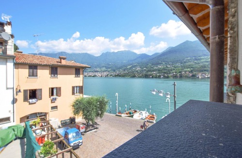 Peschiera Maraglio Apartment | 2 bedroom gorgeous apartment in Monte Isola