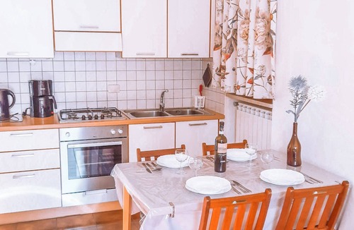 Cannobio Apartment | 2-zimmer-wohnung in Ruhiger und Sonniger Lage nur ca. 700 m vom Strand