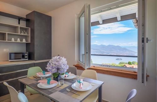 Levo Apartment | 3½-room corner apartment with 2 balconies and wonderful lake view