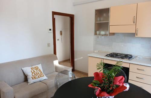 Pinarella Apartment | Accogliente bilocale con terrazzo a Pinarella di Cervia - CV006