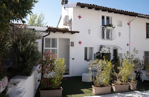 Cellatica Apartment | Adelchi Studio with Wi-Fi and Air Conditioning