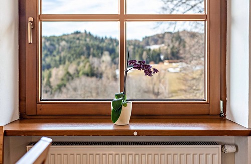 Collalbo Apartment | Alpin Farm Linde: Mountain Views, Shared Garden & Wi-Fi on a South Tyrolean Farm