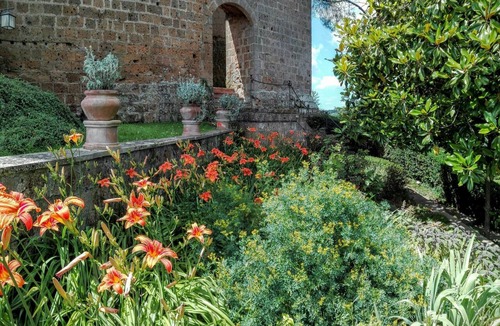 Proceno Apartment | Altertümliche Pracht, Unterkunft mit Schwimmbad in einem Schloss by Interhome