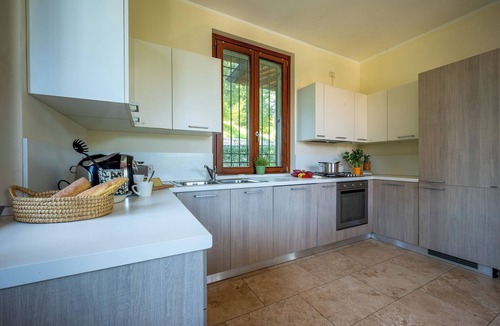 Menaggio House | Ambra Holiday Villa with Jacuzzi