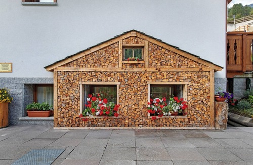 Santa Caterina Valfurva Apartment | Apartment 'Chalet Primula 13' with Mountain View, Shared Garden and Wi-Fi