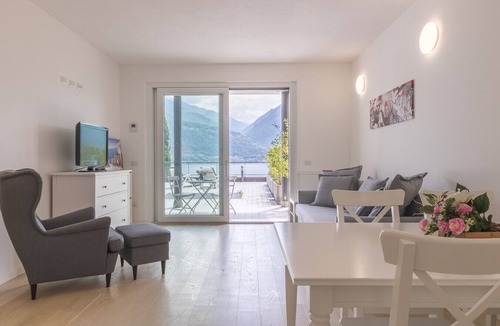 Cremia Apartment | Apartment Azalea - Cremia