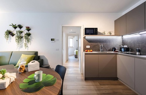 Nago-Torbole Apartment | Apartment 'Boutique Yellow' with Balcony, Wi-Fi and Air Conditioning