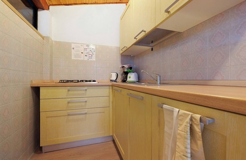 Magugnago Apartment | Apartment 'Bungalow Pit Stop' with Lake View, Wi-Fi and Air Conditioning