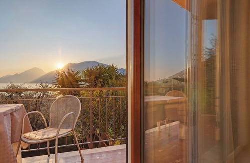 Assenza Apartment | Apartment 'Casa Nina Luna' with Lake View, Shared Terrace and Wi-Fi