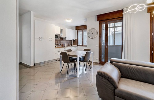 Sottomarina Apartment | Apartment 'Casa Da Luigina 2' with Balcony, Wi-Fi and Air Conditioning