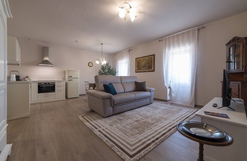 Cavaion Veronese Apartment | Apartment 'Casale Dei Sogni Intera Villa Privata' with Private Terrace, Wi-Fi and Air Conditioning