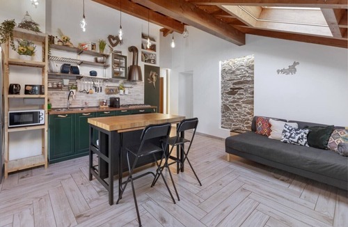Cannobio Apartment | Apartment 'Casa Valy' with Lake View, Wi-Fi and Air Conditioning