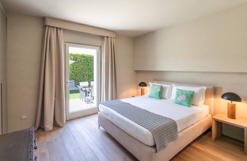Ponti sul Mincio Apartment | Apartment 'Cordigero Adults Only - Melograno' with Shared Pool, Wi-Fi & Air Conditioning