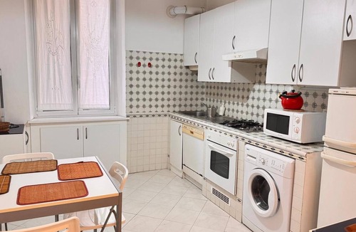 Albaro Apartment | Apartment 'House Fede' with Sea View and Wi-Fi