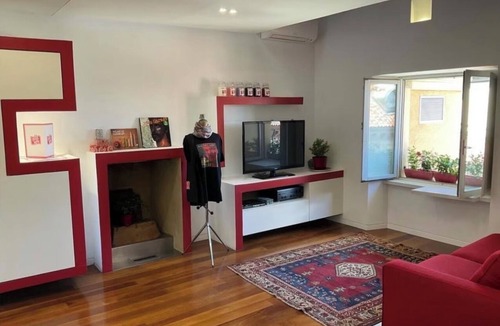 Roman Quarter House | Apartment in historic building with spectacular view of the sanctuary