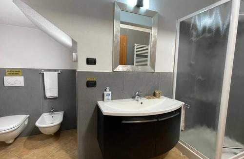 Colà Di Lazise Apartment | Apartment "Nilara" with Shared Garden & Wi-Fi