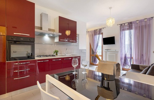 Costermano Apartment | Apartment 'Balcone Ale' with Lake View, Wi-Fi and Air Conditioning