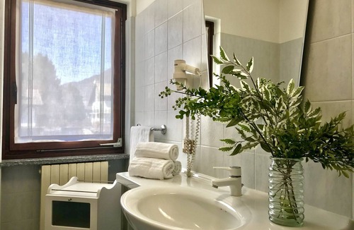 Santa Maria Maggiore Apartment | Apartment "The Splinter" a comfortable and cozy retreat. Free parking