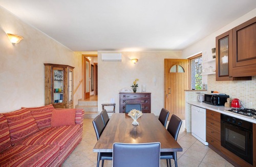 Albisano Apartment | Apartment 'Jessica' with Lake View, Wi-Fi and Air Conditioning