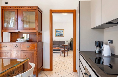 San Benedetto di Lugana Apartment | Apartment 'Katy Lake Rosmarino' with Private Terrace, Wi-Fi, and Air Conditioning