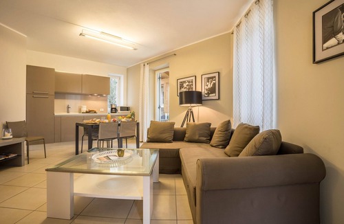 Aer Apartment | Apartment 'La Villa Tesoro' with Lake View, Shared Pool and Wi-Fi