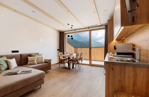 Daunei Apartment | Apartment 'Lat' with Mountain View, Shared Garden and Wi-Fi