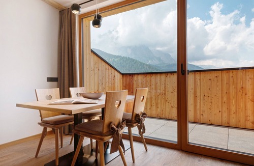 Daunei Apartment | Apartment 'Lat' with Mountain View, Shared Garden and Wi-Fi