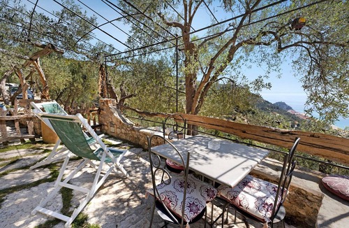 Varigotti Apartment | Apartment 'Lavanda' with Sea View, Garden, and Wi-Fi