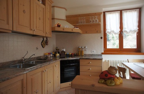 Molveno Apartment | Apartment 'Le Coccinelle' with Sea View and Balcony