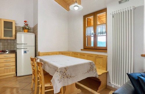 Valda Apartment | Apartment 'Maso Bornie Fior Di Ciliegio' with Mountain View, Shared Terrace and Wi-Fi