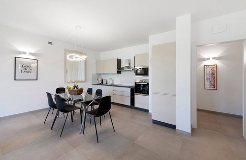 Gargnano Apartment | Apartment 'Mimosa' with Lake View, Wi-Fi and Air Conditioning