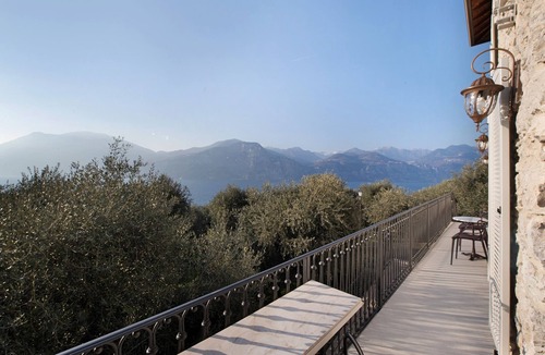 Malcesine Apartment | Apartment Oliva (45 m2) with shared terrace, sauna and lake view