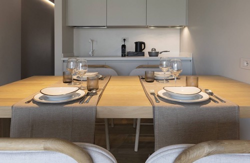 Peschiera del Garda City Centre Apartment | Apartment 'Palazzo Cordigero - Fortezza' with Lake View and Wi-Fi