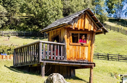 Sorafurcia Apartment | Apartment "Perfila Dolomitenblick" with Mountain View, Shared Garden & Wi-Fi