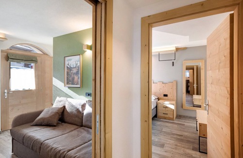 San Rocco Apartment | Apartment "Petalo Rosina's Home" with Mountain View & Wi-Fi