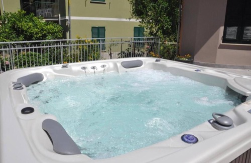 Moneglia Apartment | Apartment 'Residence Paradiso Monolocale 206' with Balcony, Wi-Fi and Air Conditioning