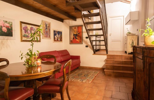 Ferrara Historic Centre Apartment | Apartment 'Romantica Corte Degli Estensi' with Private Terrace, Wi-Fi and Air Conditioning