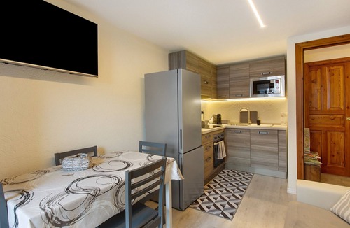 Morgex Apartment | Apartment 'Sotto' with Private Terrace and Wi-Fi