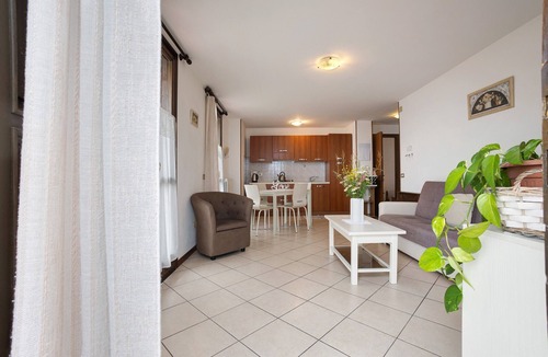 Gardola Apartment | Apartment "Stella del Garda 2" with Lake and Mountain View, Terrace, Garden & Wi-Fi