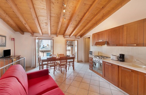Portese Apartment | Apartment 'Terrazzo Portese' with Wi-Fi and Air Conditioning