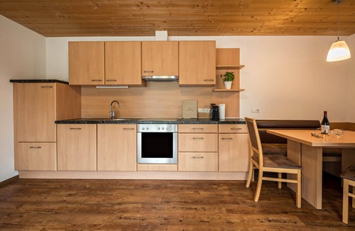 Feldthurns Apartment | Apartment "Toni Verena" with Mountain View, Shared Sauna & Garden