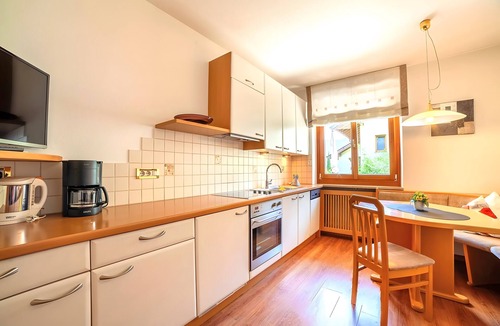 Marlengo Apartment | Apartment 'Tratter 5°' with Mountain View, Private Terrace and Wi-Fi
