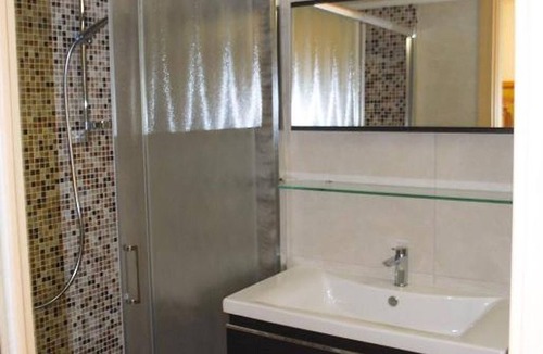 Aer Apartment | Apartment 'Villa Ada' with Lake View, Private Terrace and Wi-Fi