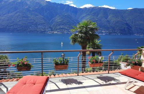 Pino Lago Maggiore Apartment | Apartment with Panoramic Lake View & Terrace in Pino, Lago Maggiore - Casa Roccia No 5