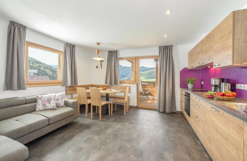 Fie allo Sciliar Apartment | Apartment "Wohnung Dilla Wieserhof" with Mountain View, Shared Garden and Wi-Fi