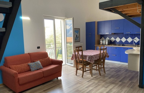 Malcesine Apartment | App with 2 ideal e rooms for 4 people with lake view and private parking space
