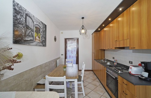 Puegnago del Garda Apartment | Appartamento Borgo Alto