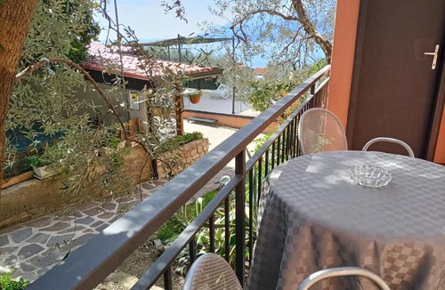 Assenza House | Appartamenti Casa Nina, lago,montagne, uliveti